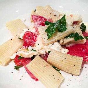 Quick and Easy "No-Cook" Summer Tomato-Mozzarella Pasta