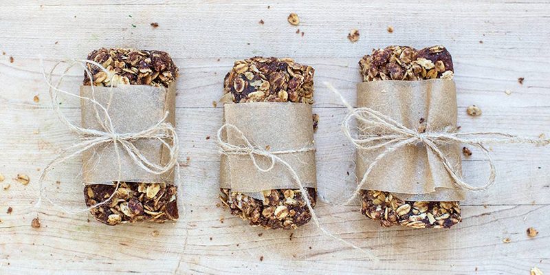 Eat Clean: DIY Junk-Free Granola Bars